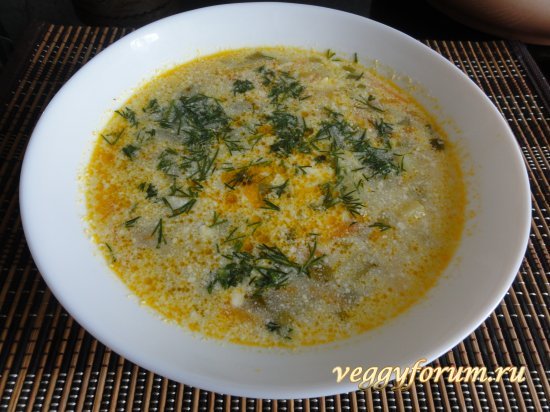 Суп с зеленым горошком и брынзой (фетой)