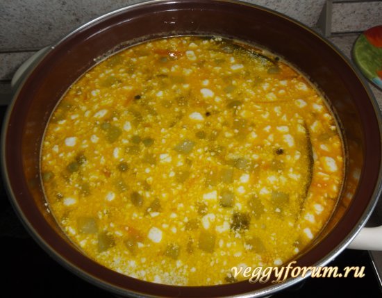 Суп с зеленым горошком и брынзой (фетой)