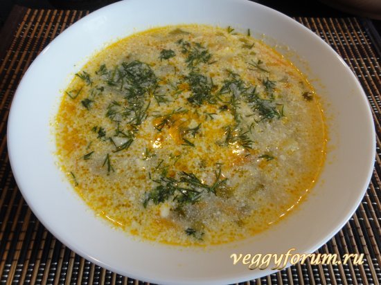 Суп с зеленым горошком и брынзой (фетой)